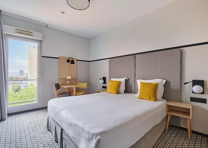 Appart'Hotel Odalys City - Bioparc Lyon Est